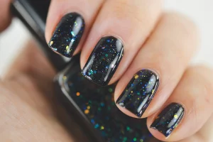 27 Glistening Black Shimmer Nail Art