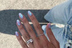 53 Chrome Gradient Nail Idea 2025: Futuristic Glam