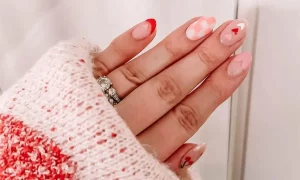 27 Cozy Cute Short Nail Designs With Tiny Hearts