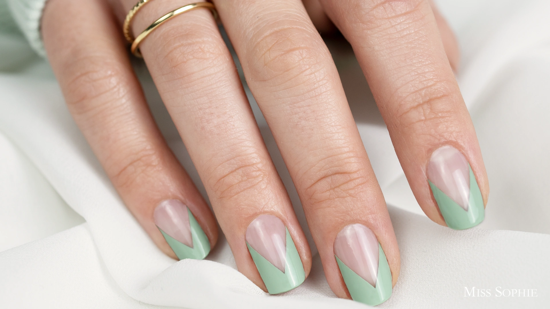 34 Chic Minty Green Spring Nail Art Spark Your Style