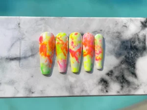 29 Dreamy Nail Art Design Featuring Watercolor Splashes