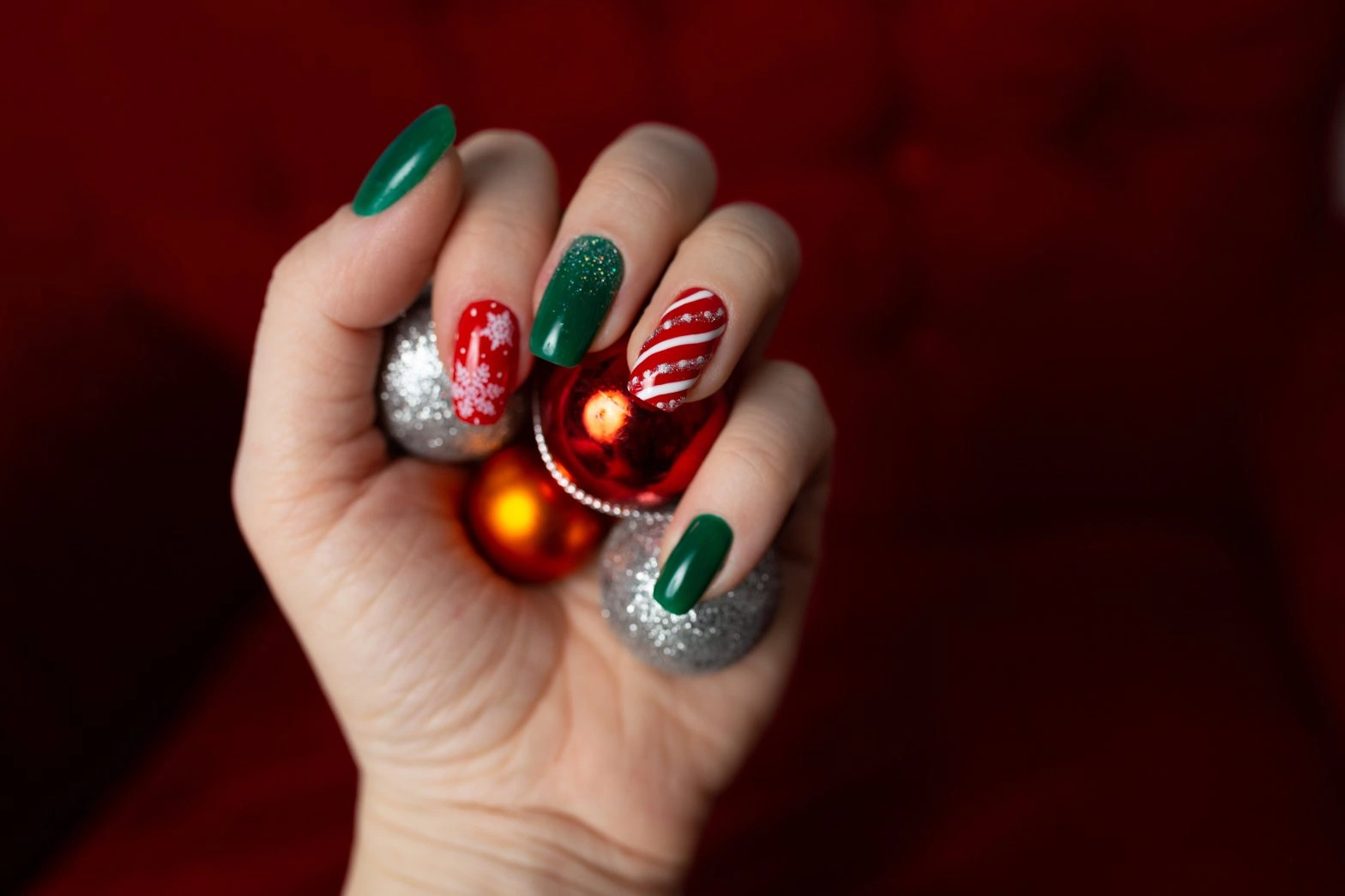 33 Festive Nail Art Natal Christmas Glow Shine Tonight