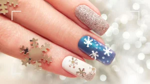 29 Snowflake Pattern Holiday Nails – Chic Winter Chic