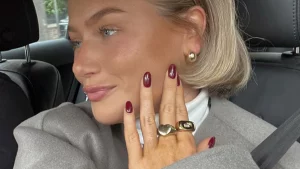 46 Winter Nail Inspo Sparkle Brilliance