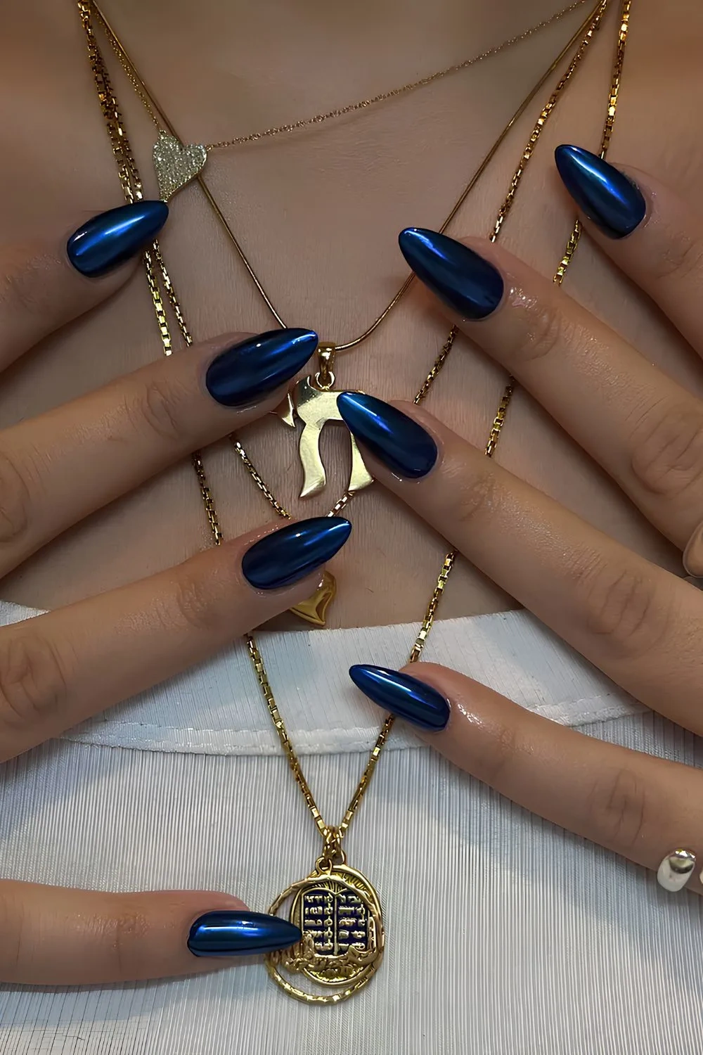 26 Gorgeous 2025 Dark Blue Nail Designs Trend Sparkle