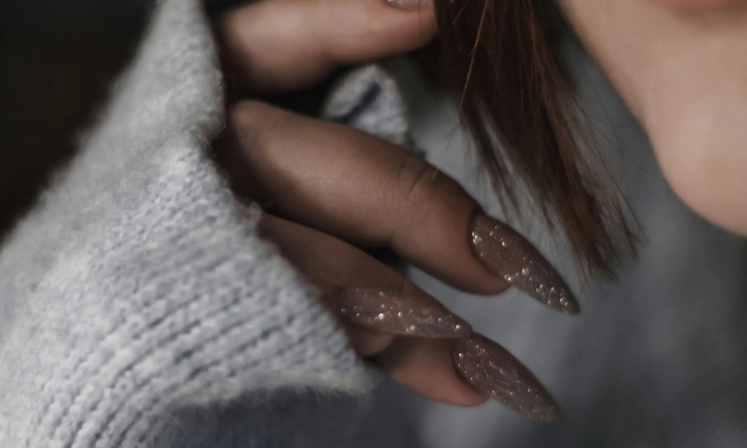 25 Radiant 2025 Glitter Nail Trend: Effortless Glam