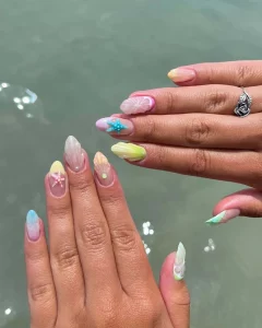 27 Trendsetting 2025 Holographic 3D Nail Creations