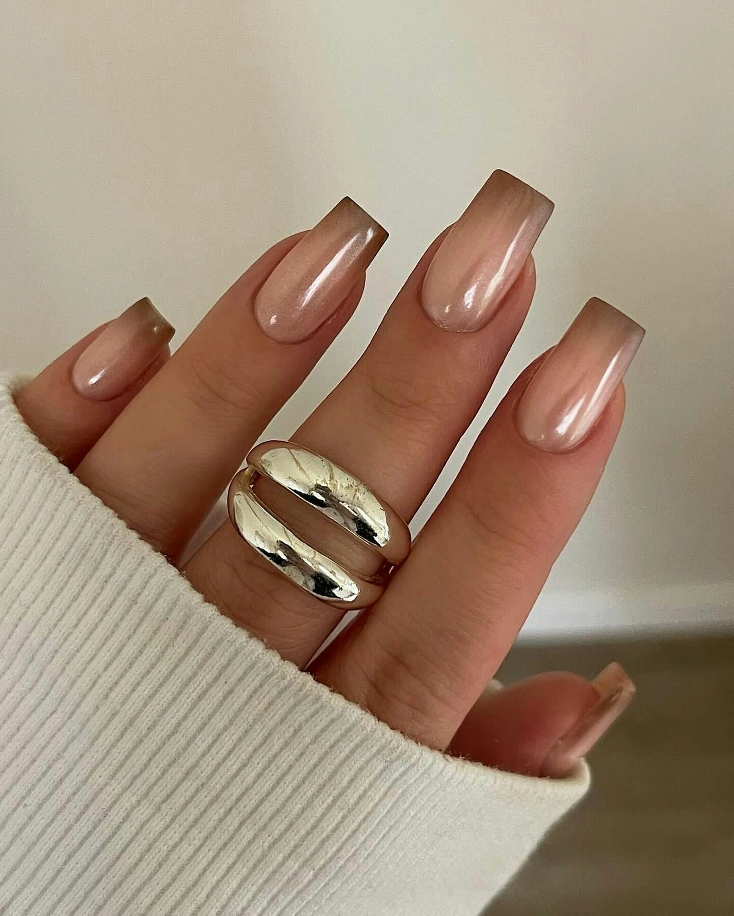 46 Sparkling 2025 Minimalist Gold Nail Trend Unveiled