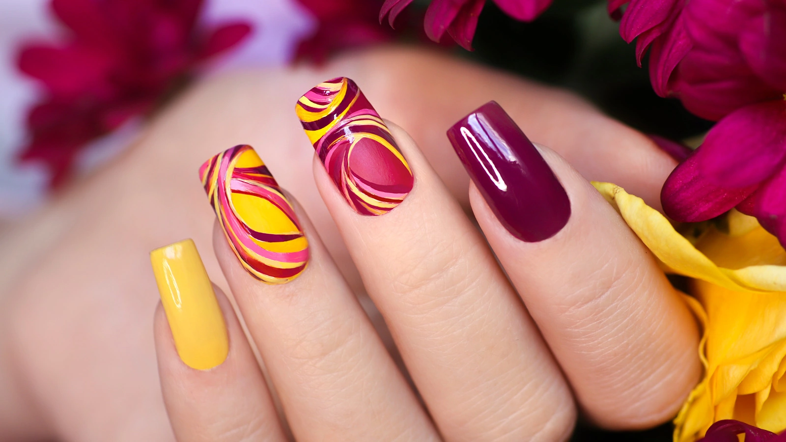 11 Elegant Abstract Monogram Nail Design: Shine Through