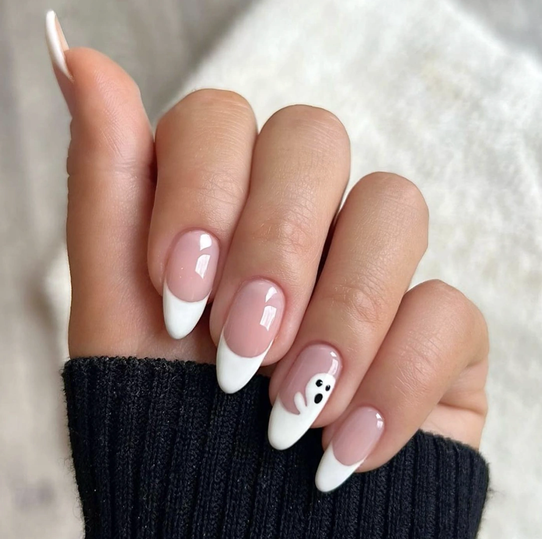 27 Chic Acrylic Short Nail Designs With Subtle Ombre