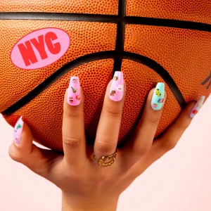 32 Radiant Aesthetic Nail Art For Summer Vibes