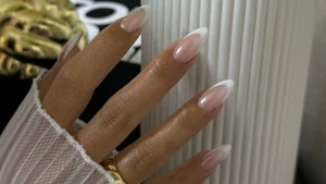 Almond Shape Nail Art For Weddings: Timeless Beauty