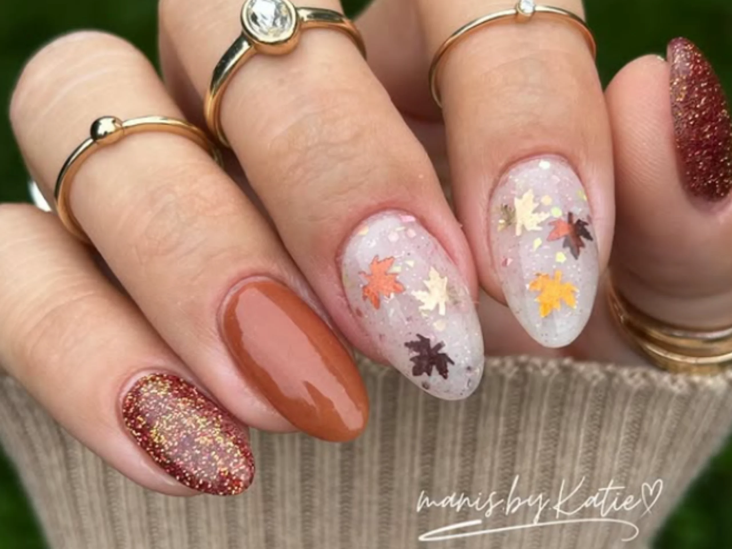 28 Radiant Autumn Leaf Pattern Nails For Chic Autumn