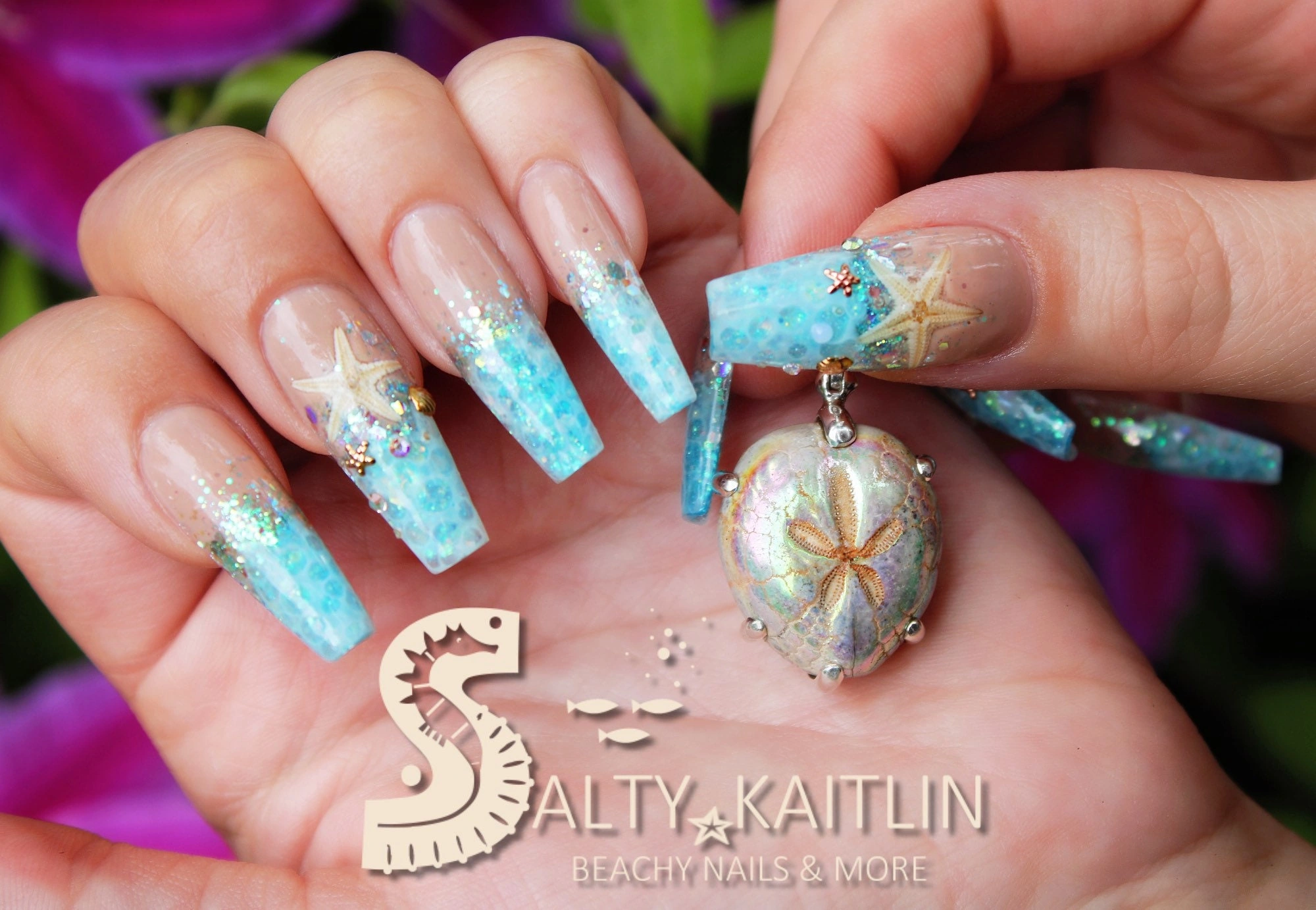 Beach-Themed Nautical Nail Designs
