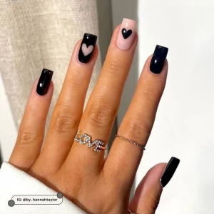 29 Black Nail Designs That Sparkle