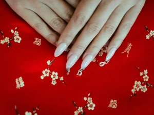 33 Chic Pearls Wedding Nails Set: Bridal Glamour