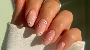 40 Daisy Nail Art Ideas To Shine