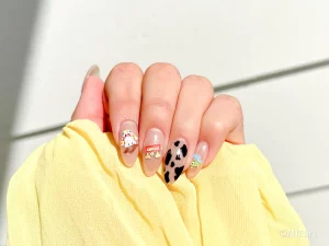 35 Magical Disney Park Themed Nail Patterns 2025