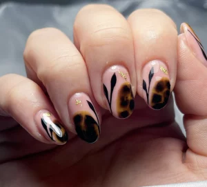 21 Best Easy Leaf Nail Motif Designs For Fall