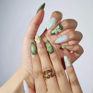 39 Eco-Friendly 2025 Spring Nail Trend