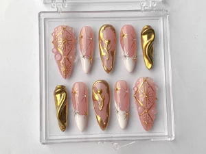 16 Luxe Elegant Gold Marble Nail Model Appeal