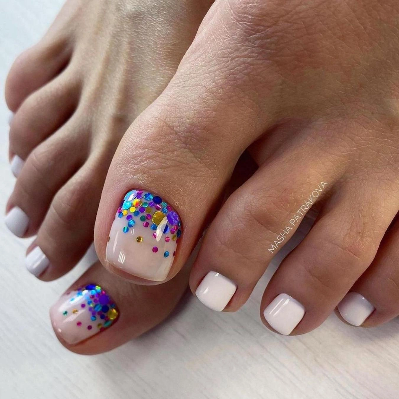 11 Chic Elegant Toe Nail Designs That Sparkle