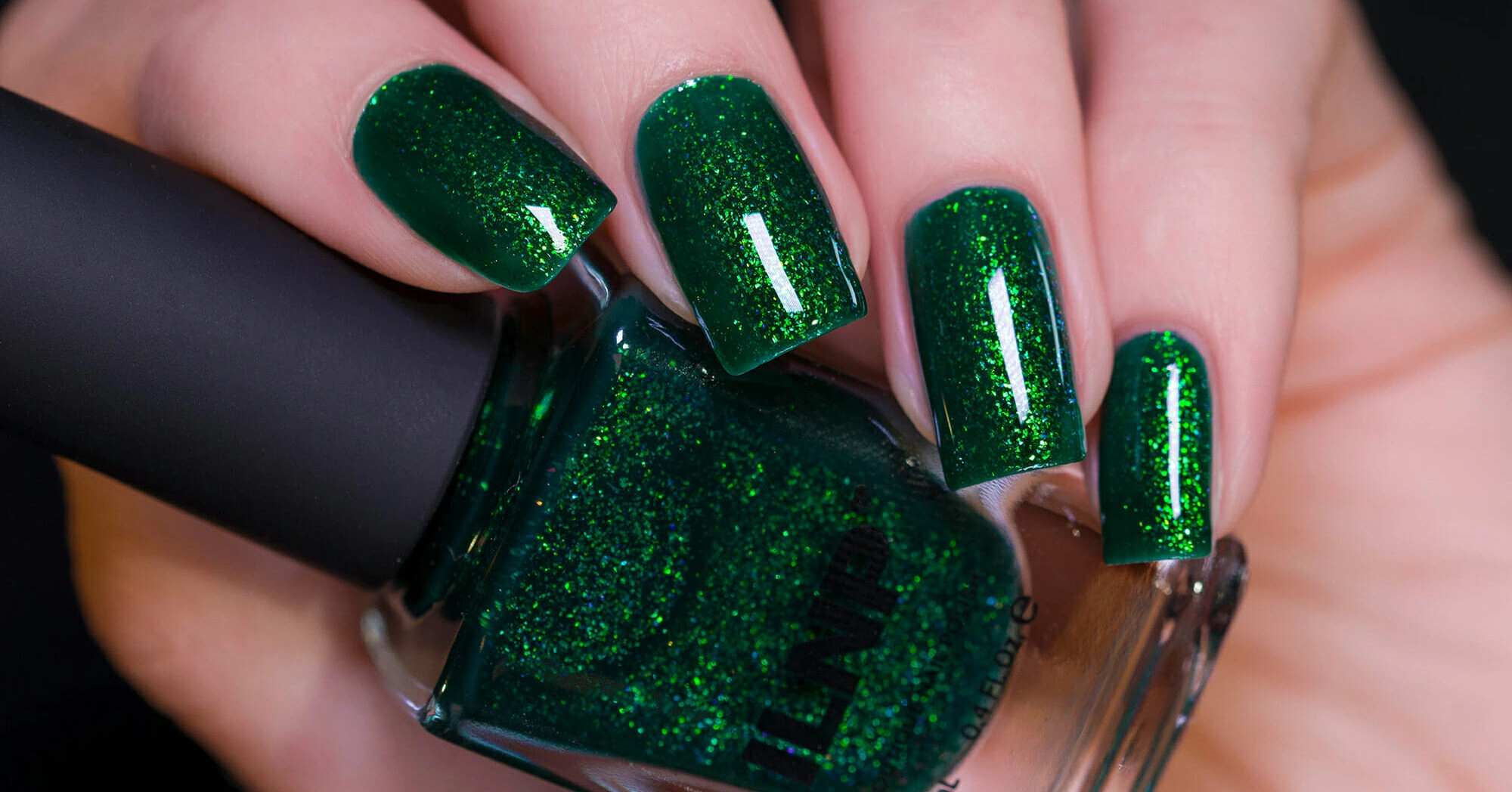 36 Vogue Emerald Green Nails With Glitter 2025 Flash