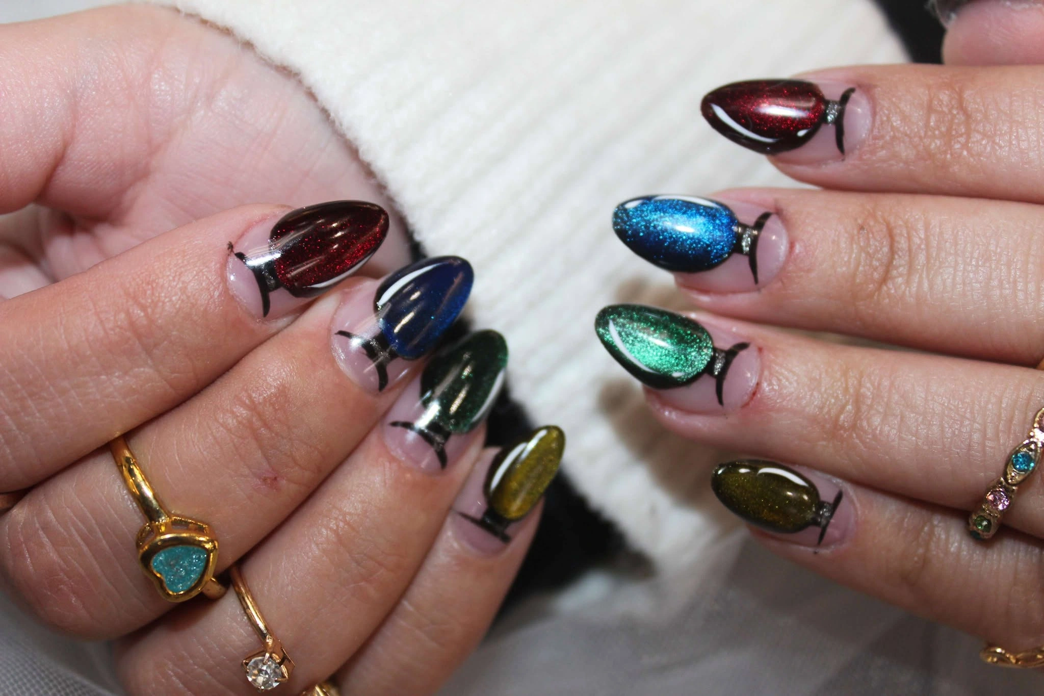 29 Sleek Futuristic Chrome Nail Art 2025 Future Glow