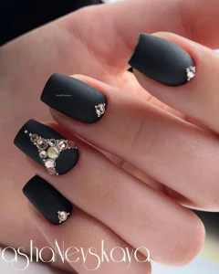 14 Elegant Glittered Black Nail Art Weddings Collection