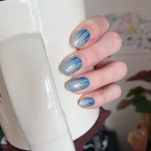 19 Glittering 2025 Instagram Nail Trend