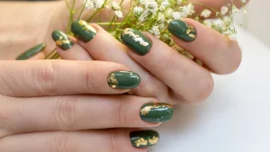 Gold Leaf 3D Nail Art: Luxurious Elegance Edition