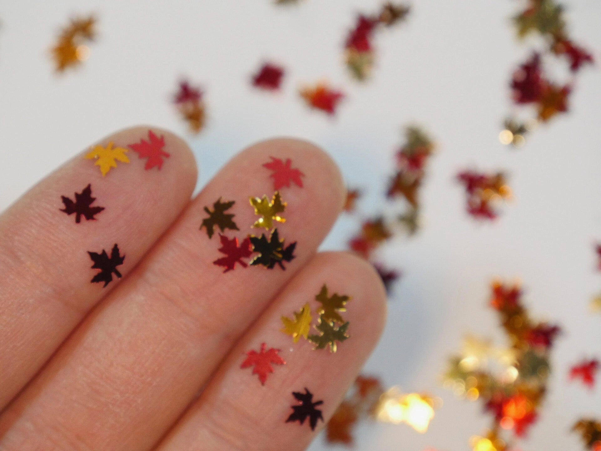 13 Elegant Maple Leaf Nail Design Collection For Fall