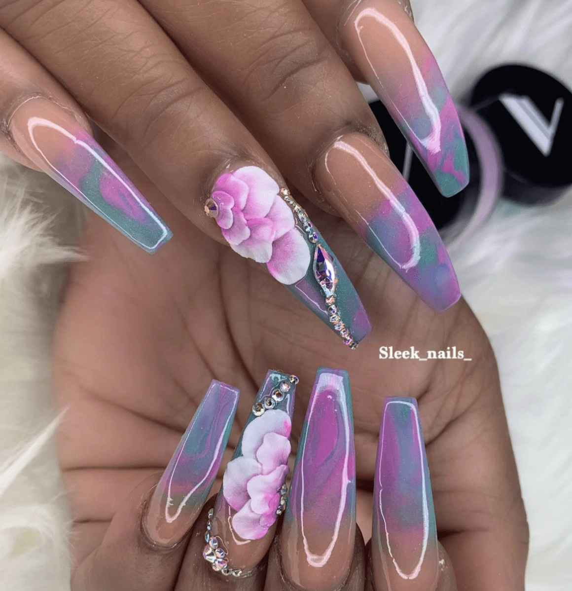 21 Chic Marble Nails For Summer 2025 Sparkle Shine