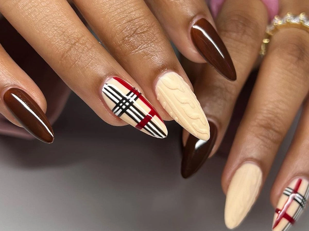23 Chic Minimalist Plaid Nail Layout For Fall