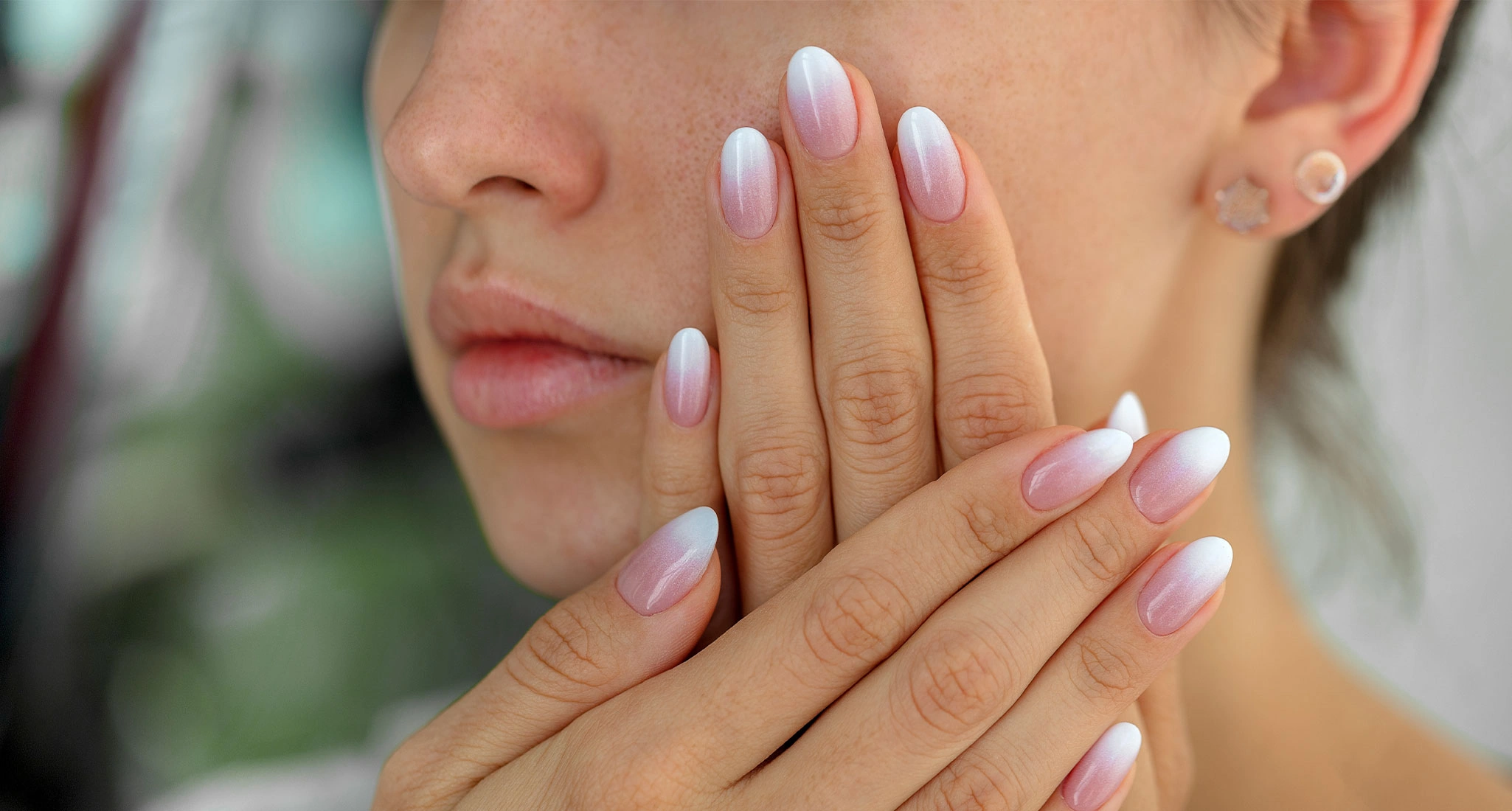 30 Chic Modern Nails With Ombre Effect Whisper