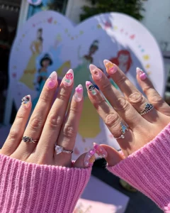 28 Cutting Edge Nail Art 2025 3D Silhouettes Spotlight