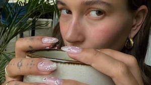 22 Nail Art Ungu 2025 Trend