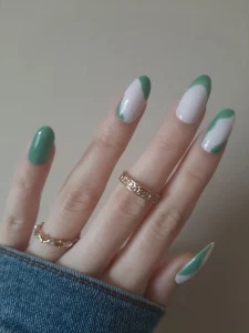 21 Elegant Neutral Sage Green Nail Art For Chic Style
