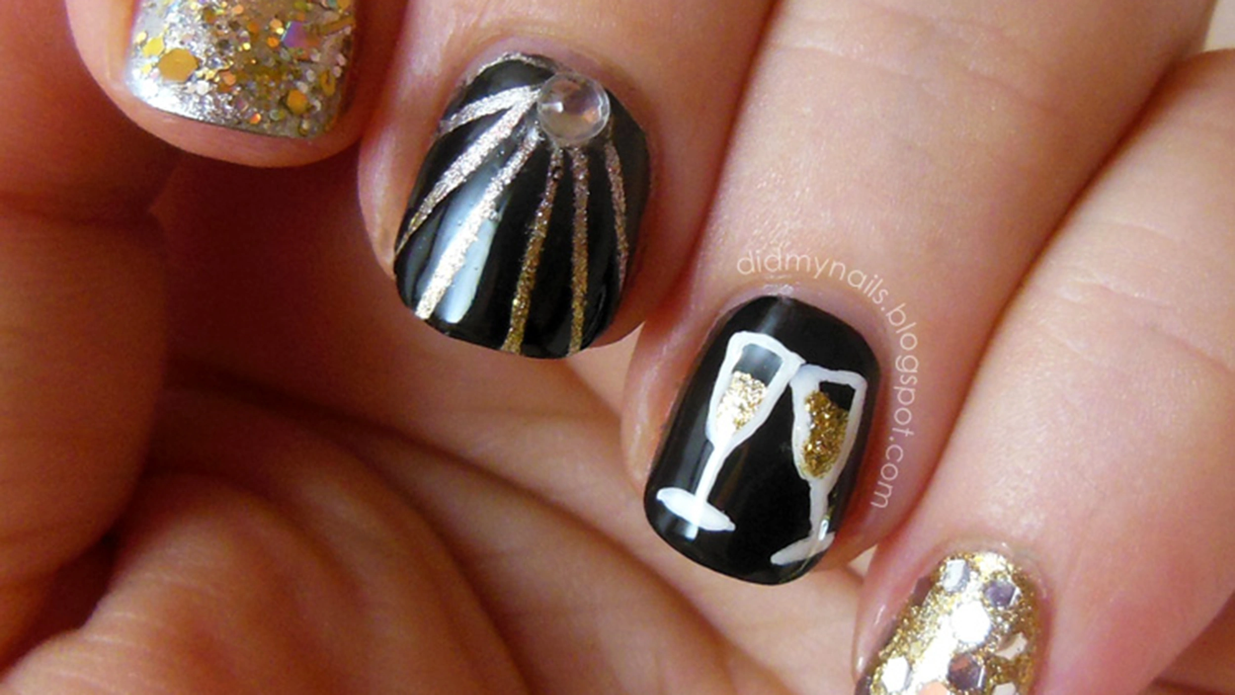 31 Sparkling Chic New Years Nail Ideas That Wow