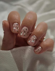 32 Stunning Nude Nail Art Minimalist 2025 Styles