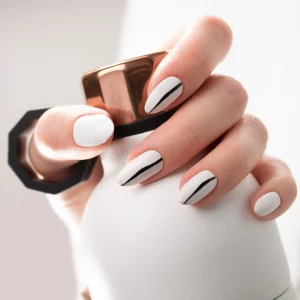 40 Into Calm: Nude Nail Art Subtle 2025 Trends