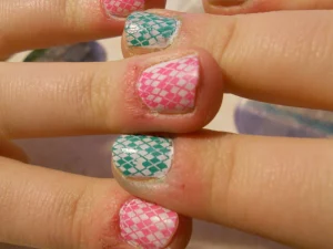 21 Elegant Preppy Nail Designs Tiny Patterns For You