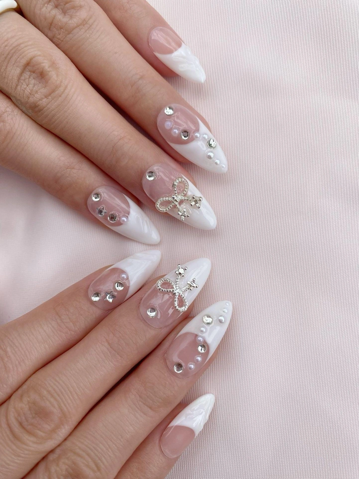36 Elegant Romantic Pearl Wedding Nail Collection Glow