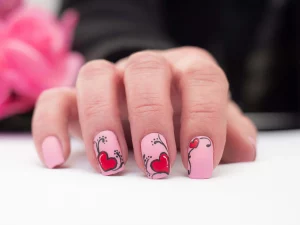 33 Minimalist Charm: Short Coffin Nail Pastel 2025