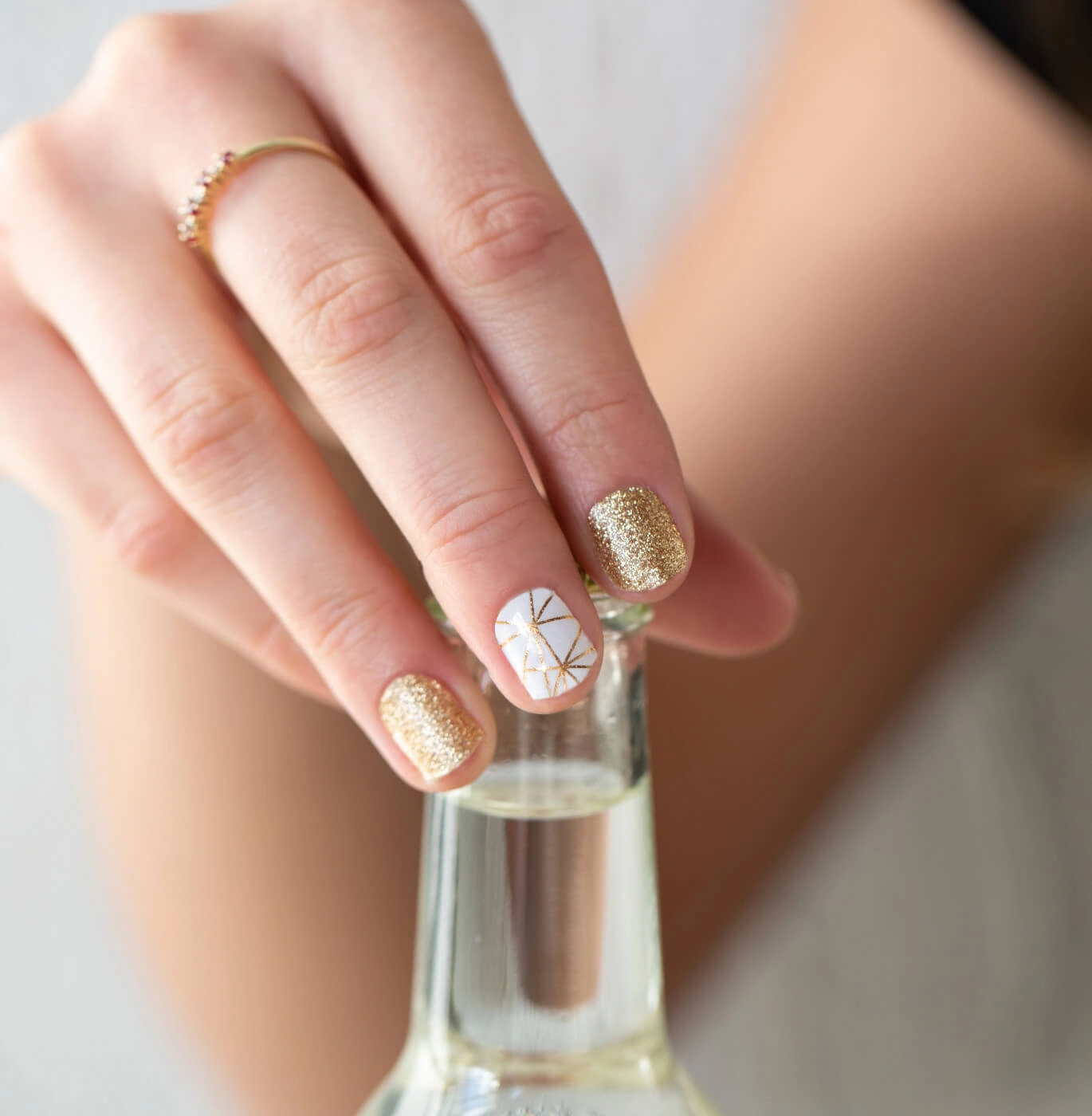 20 Chic Short Simple Geometric Nail Art Now Trending