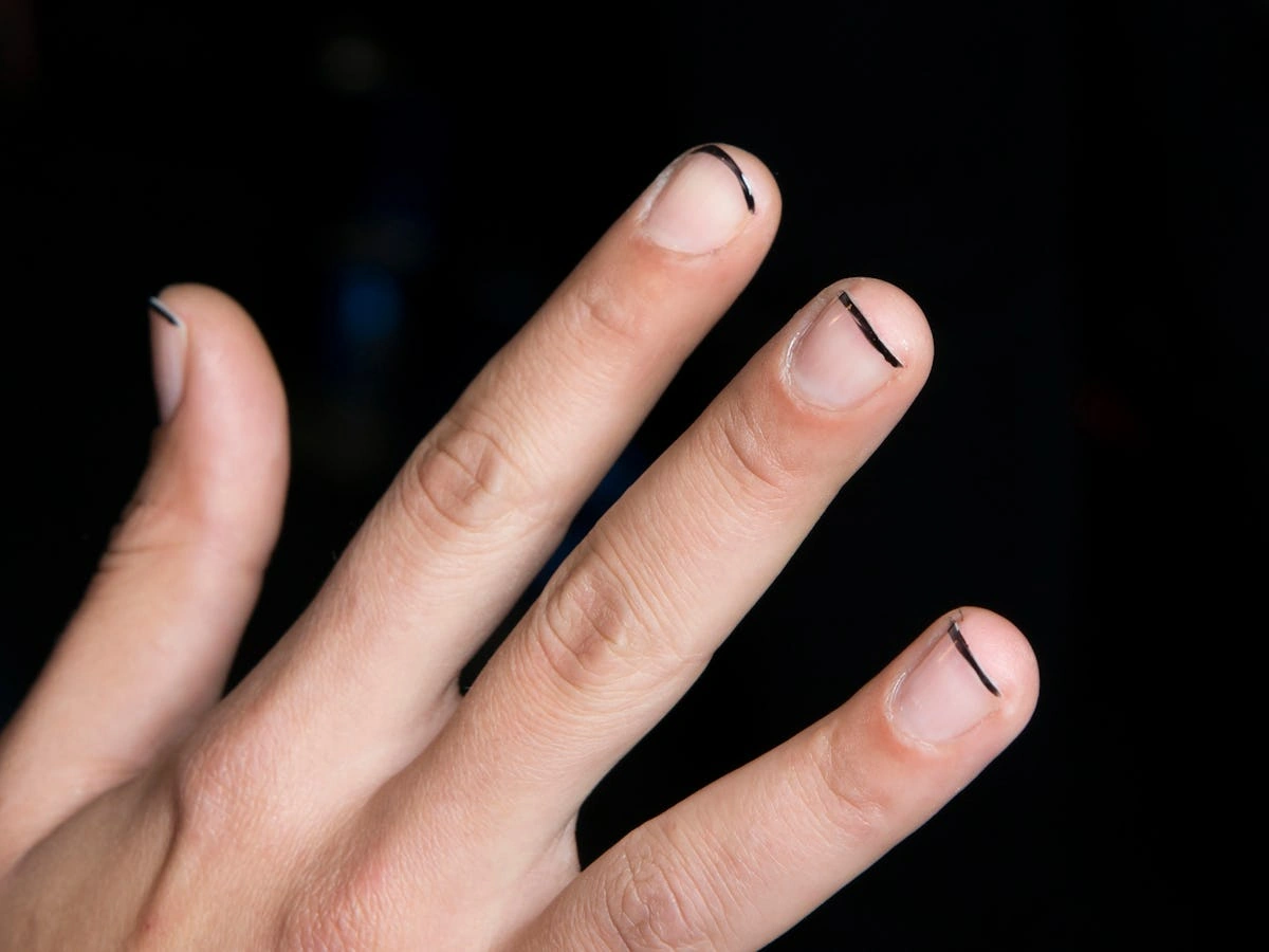 23 Chic Simple Black Nail Design Step By Step Glam