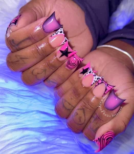 31 Sharp Nail Designs: 2025 Metallic Shine