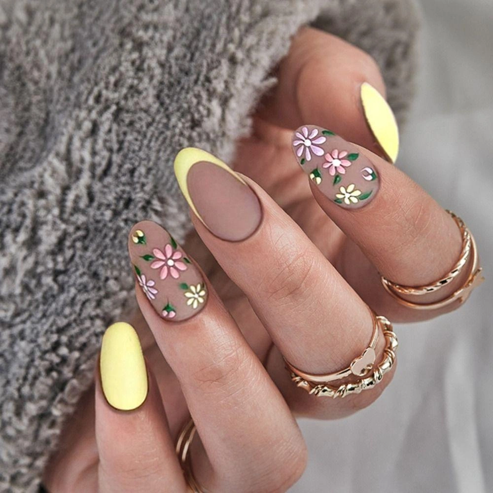 Stylish Oval Nail Designs For Summer