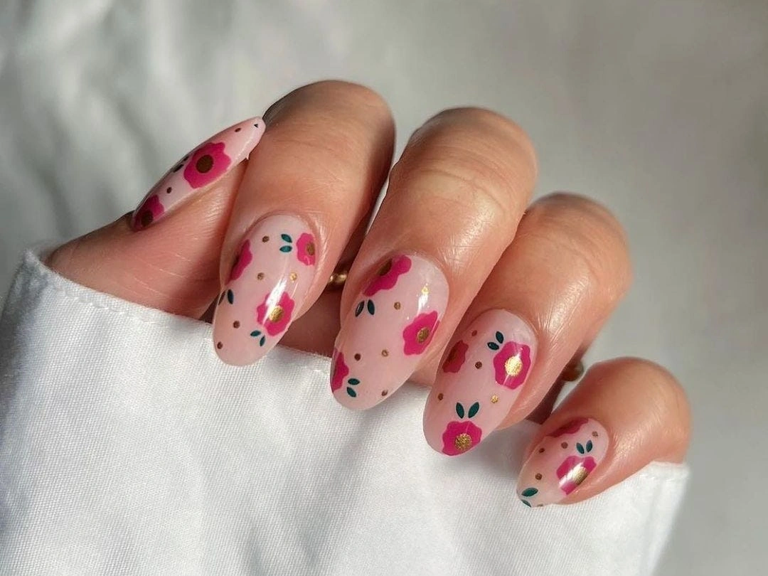 39 Graceful Summer Almond Nail Design Inspiration For Effortless Chic