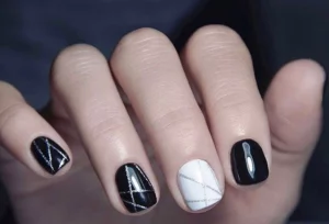 White Geometric Stripe Nail Polish: Effortless Style